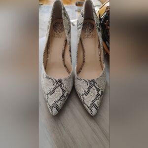 Vince Camuto Women's Heels - Black and Cream Snake Print